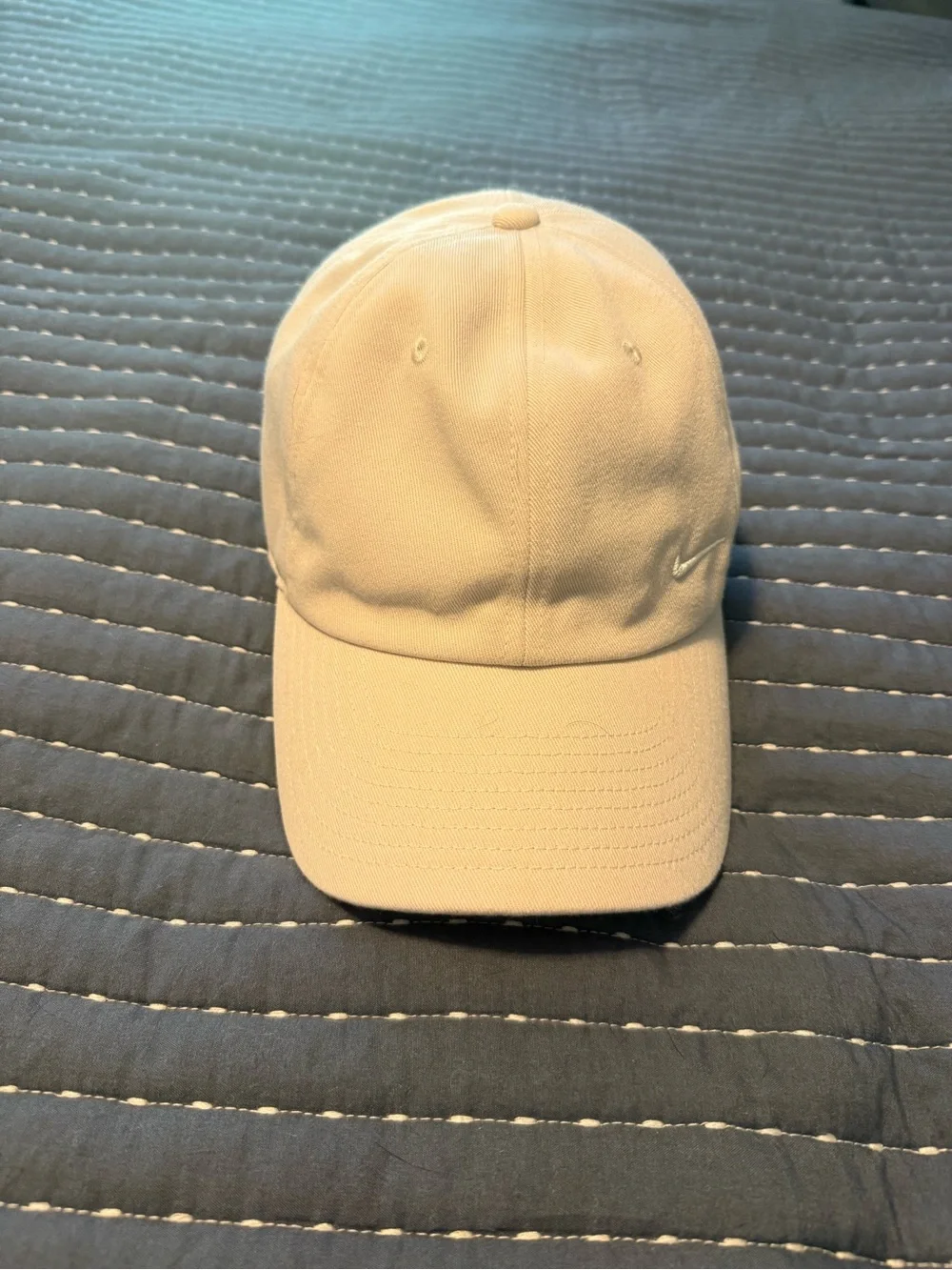 Nike cream baseball cap
